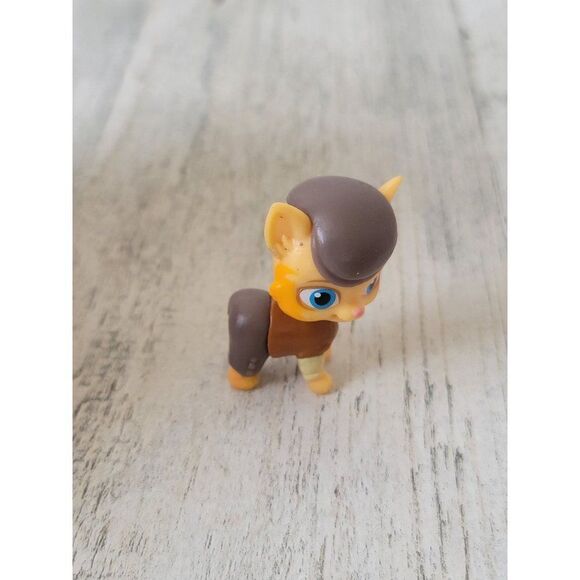 Mini Victorian style orange tabby cat accessory toy figure - Picture 2 of 4